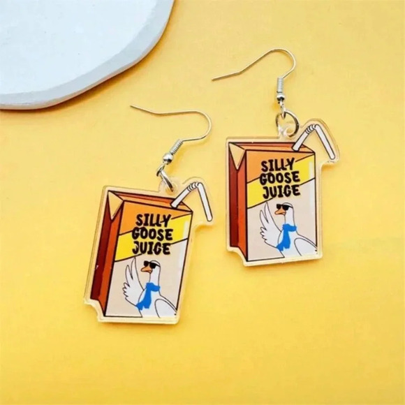 1 pair ladies multicolored juice box silly goose juice dangle drop earrings - Picture 1 of 4